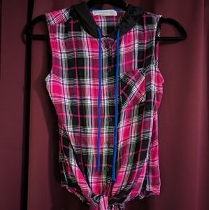 Women's Hooded sleeveless tie-crop plaided top